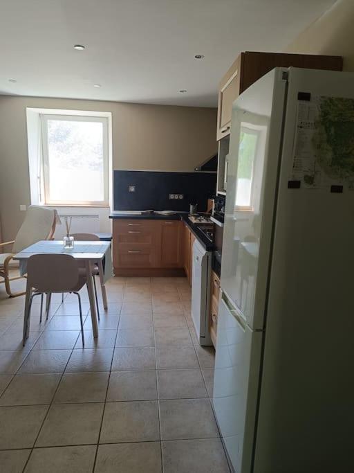 Appartement 2 A 4 Personnes Antraigues Exterior photo