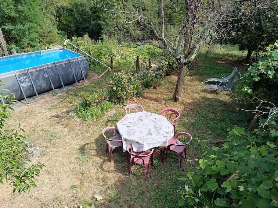 Appartement 2 A 4 Personnes Antraigues Exterior photo
